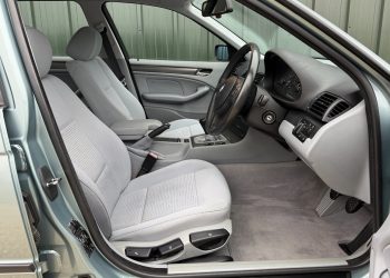 BMW318iTouring_interior7