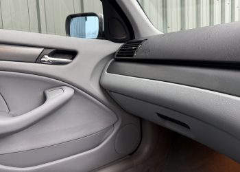 BMW318iTouring_interiorDetail3