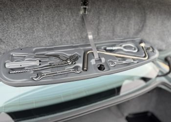 BMW330SE_interiorDetail1 BMW330SE_interiorDetail1