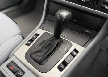 BMW330SE_interiorDetail2a BMW330SE_interiorDetail2a