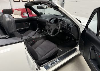 MazdaMX5NA_interior