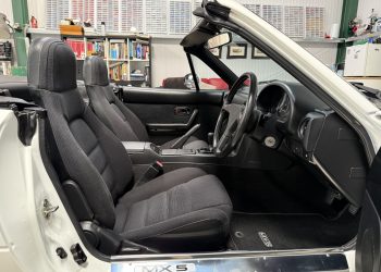 MazdaMX5NA_interior7