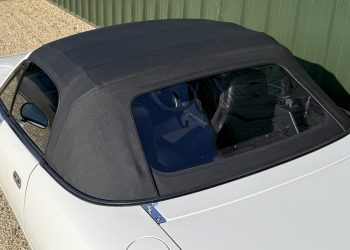 MazdaMX5NA_roofdetail3