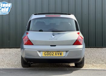 RenaultAvantime_body12