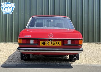 Mercedes200_body9