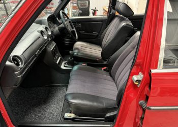 Mercedes200_interior12