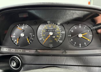Mercedes200_interiorDetail10
