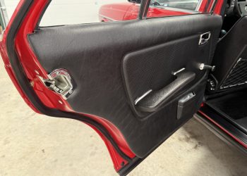 Mercedes200_interiorDetail3