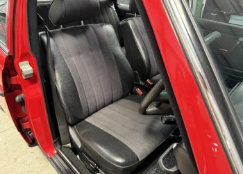 Mercedes200_interiorDetail8